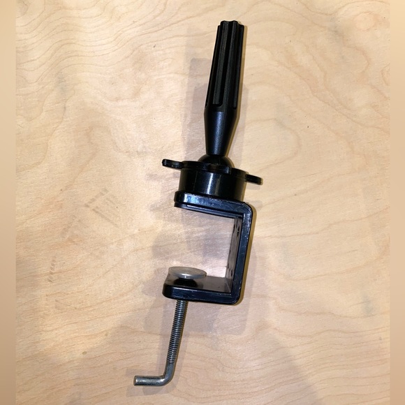 Cosmetology Mannequin Headstand - Picture 3 of 3